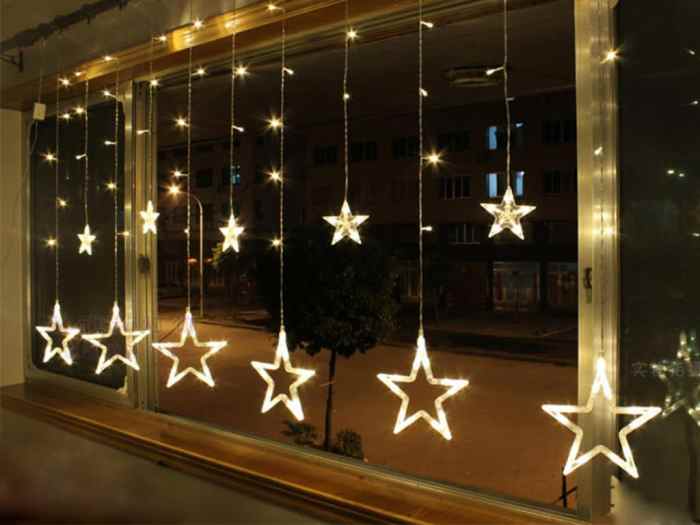 How to decorate christmas lights on windows