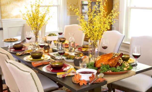 How to decorate the dining room for Thanksgiving in style