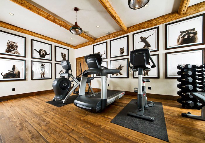 How to decorate exercise room